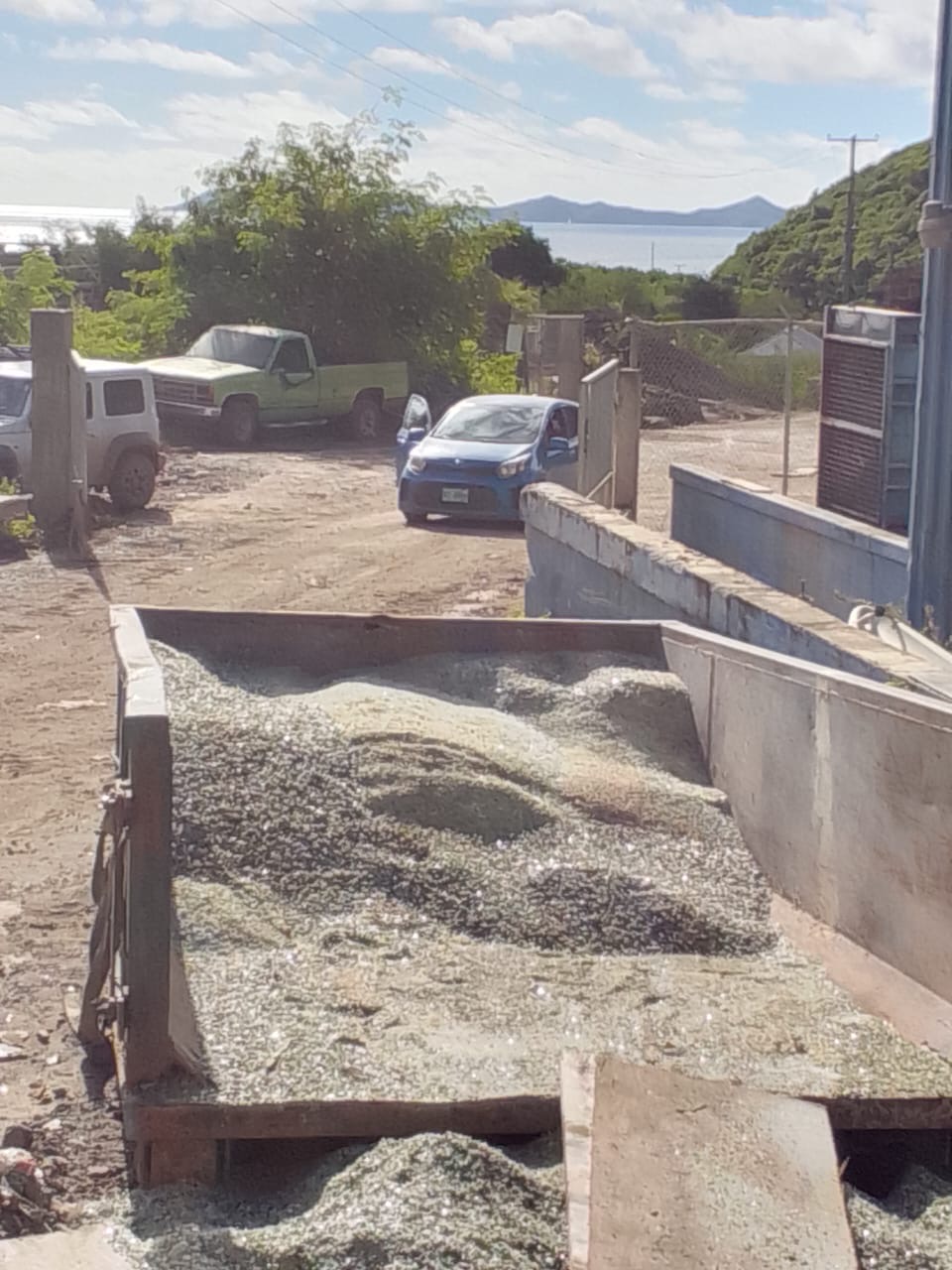 Crushed glass aggregate